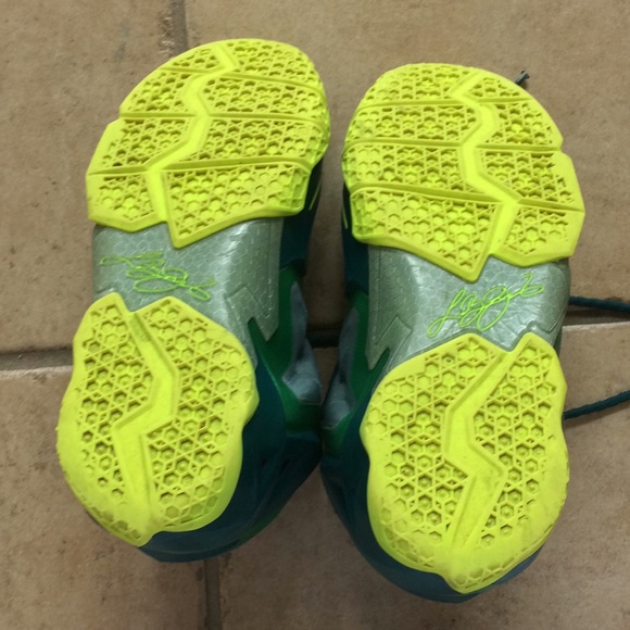 Nike Lebron 11 - Picture 3 of 4